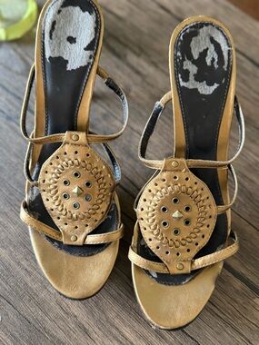 Women's Metallic Gold Strappy Sandals with Decorative Medallion